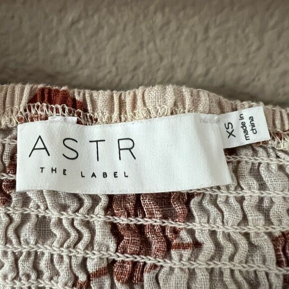 ASTR The Label 100% Linen Mini Dress - Picture 5 of 12